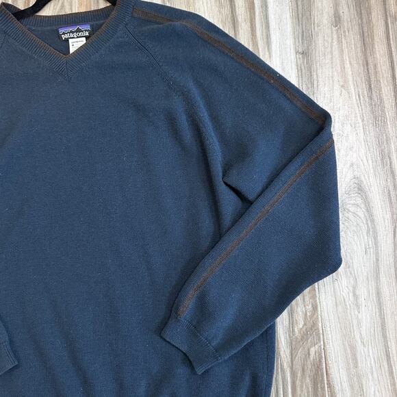 Patagonia Wool Cashmere Blend Pullover V-Neck Sweater Mens Large Striped Sleeve - Picture 3 of 6